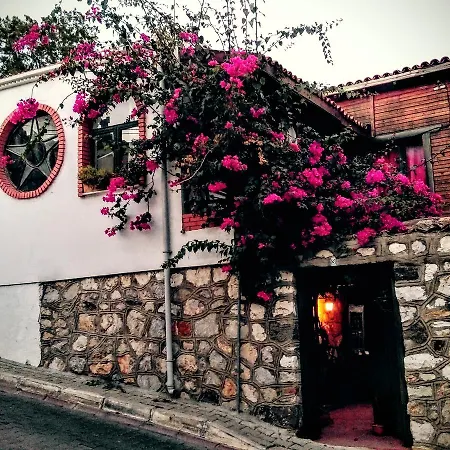 Bahce Karaburun (Izmir)